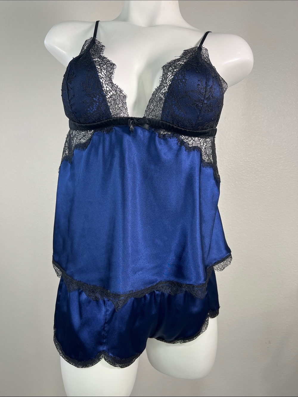 Victoria's Secret Navy & Black Satin Lace Cami and Shorts Set SMALL